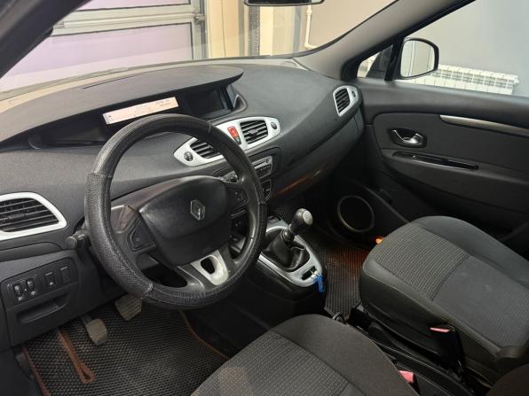 Renault Scenic III с пробегом 2010 года, цена 745 000 рублей, 206780 км, компактвэн, Автокод Объявления