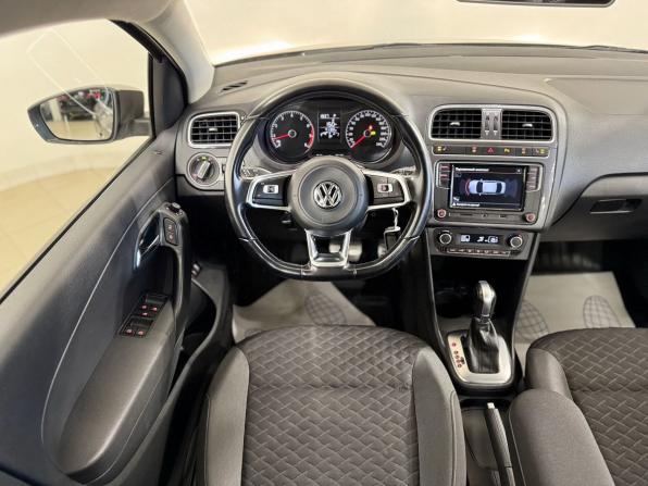 Volkswagen Polo V Рестайлинг с пробегом 2018 года, цена 1 440 000 рублей, 41122 км, седан, Автокод Объявления