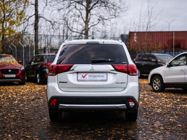 Mitsubishi Outlander III Рестайлинг 2 с пробегом 2015 года, цена 1 625 000 рублей, 164058 км, внедорожник, Автокод Объявления