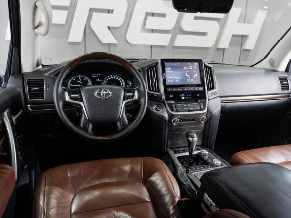 Toyota Land Cruiser 200 Series Рестайлинг 2 с пробегом 2016 года, цена 6 050 000 рублей, 216958 км, внедорожник, Автокод Объявления