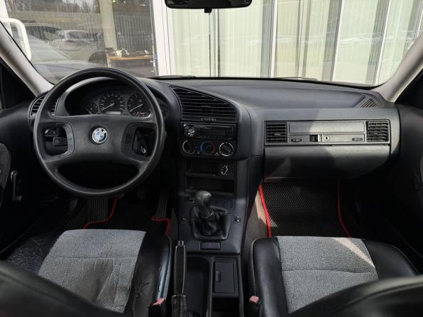 BMW 3 серии III (E36) с пробегом 1992 года, цена 285 000 рублей, 368641 км, седан, Автокод Объявления