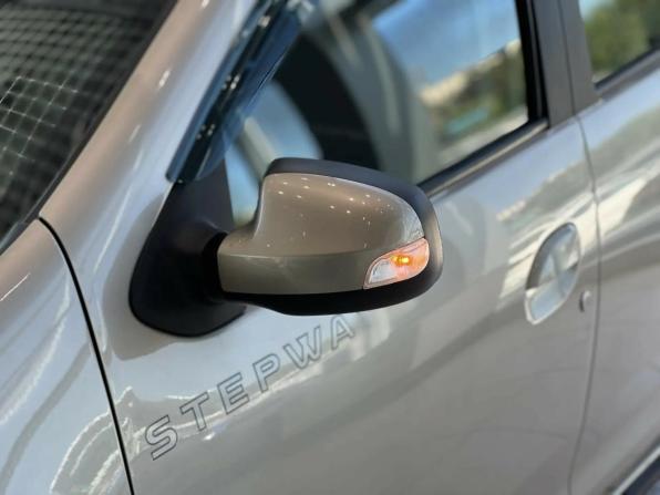 Renault Sandero II с пробегом 2018 года, цена 995 000 рублей, 90072 км, хэтчбек, Автокод Объявления