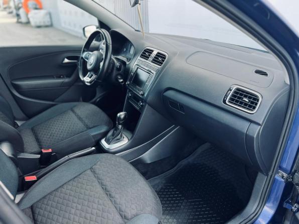 Volkswagen Polo V Рестайлинг с пробегом 2019 года, цена 1 280 000 рублей, 120000 км, седан, Автокод Объявления