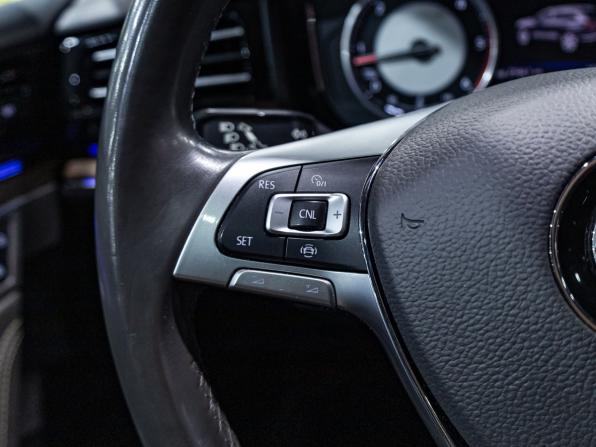 Volkswagen Touareg III с пробегом 2018 года, цена 4 390 000 рублей, 106365 км, внедорожник, Автокод Объявления