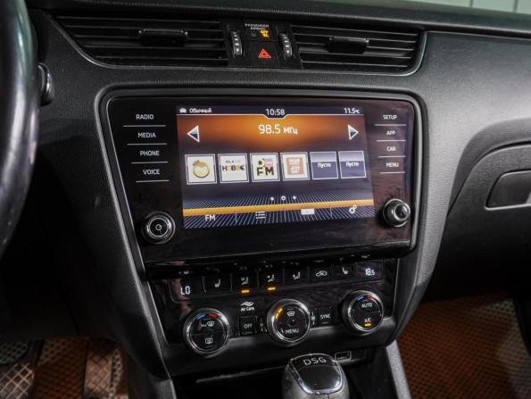 Skoda Octavia III (A7) Рестайлинг с пробегом 2019 года, цена 1 589 000 рублей, 260309 км, лифтбек, Автокод Объявления