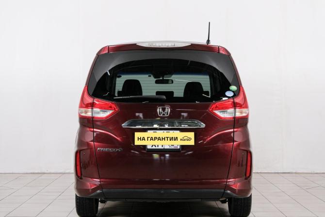 Honda Freed II с пробегом 2017 года, цена 1 549 000 рублей, 83400 км, компактвэн, Автокод Объявления