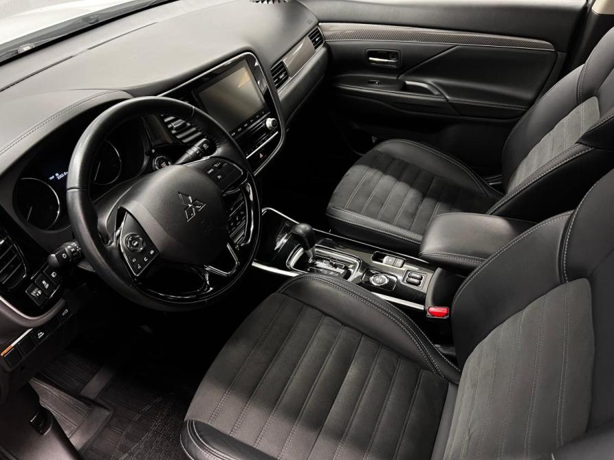 Mitsubishi Outlander III Рестайлинг 3 Санкт-Петербург  - изображение 8