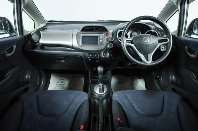 Honda Fit II с пробегом 2012 года, цена 849 000 рублей, 79000 км, хэтчбек, Автокод Объявления
