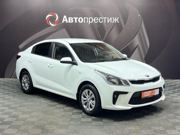 Kia Rio IV с пробегом 2017 года, цена 1 215 000 рублей, 64000 км, седан, Автокод Объявления