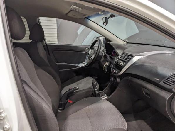 Hyundai Solaris I с пробегом 2013 года, цена 595 000 рублей, 122272 км, седан, Автокод Объявления