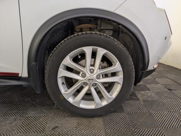 Nissan Juke I Рестайлинг с пробегом 2015 года, цена 1 375 000 рублей, 107987 км, внедорожник, Автокод Объявления