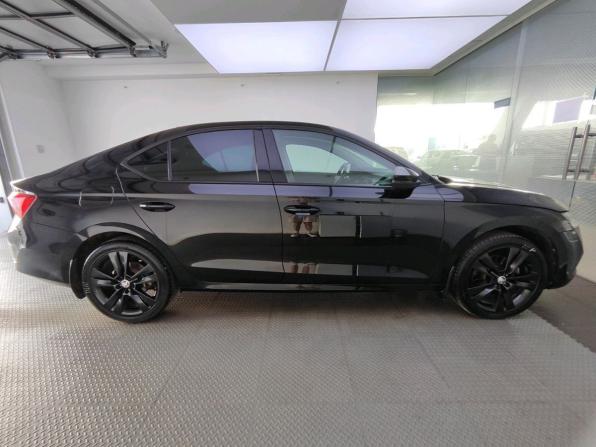 Skoda Octavia IV (A8) с пробегом 2021 года, цена 2 520 000 рублей, 89743 км, лифтбек, Автокод Объявления