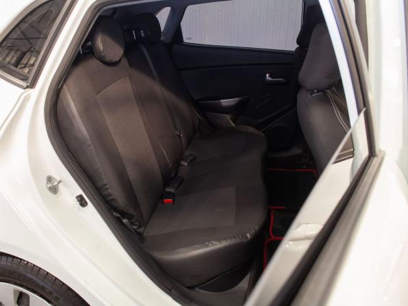 Kia Rio III Рестайлинг с пробегом 2017 года, цена 1 095 000 рублей, 102322 км, хэтчбек, Автокод Объявления