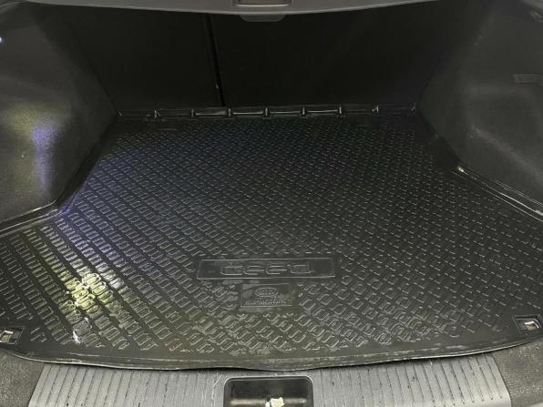 Kia Ceed II Рестайлинг с пробегом 2017 года, цена 1 384 732 рубля, 143316 км, универсал, Автокод Объявления