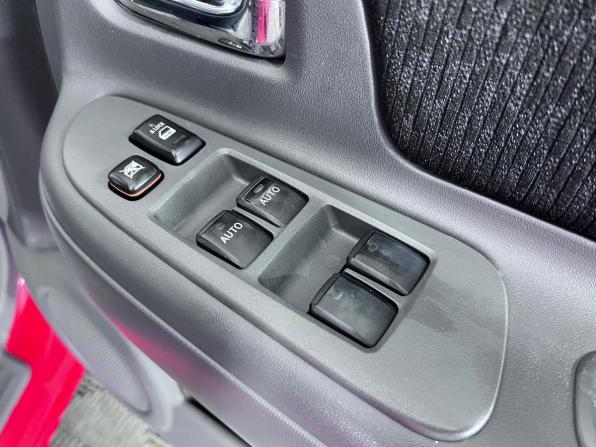 Toyota Sienta I Рестайлинг 2 с пробегом 2012 года, цена 860 000 рублей, 140271 км, минивэн, Автокод Объявления