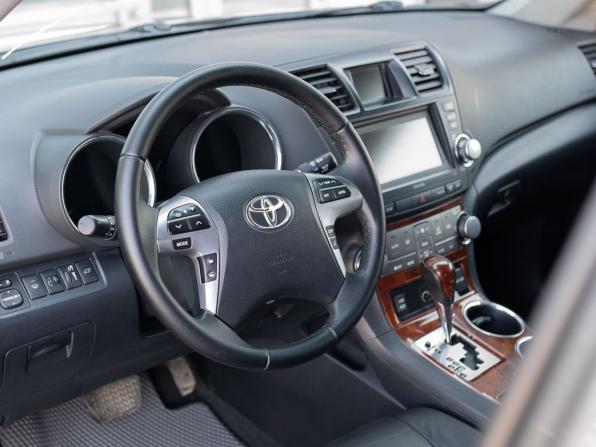Toyota Highlander II (XU40) Рестайлинг с пробегом 2011 года, цена 1 860 000 рублей, 231995 км, внедорожник, Автокод Объявления