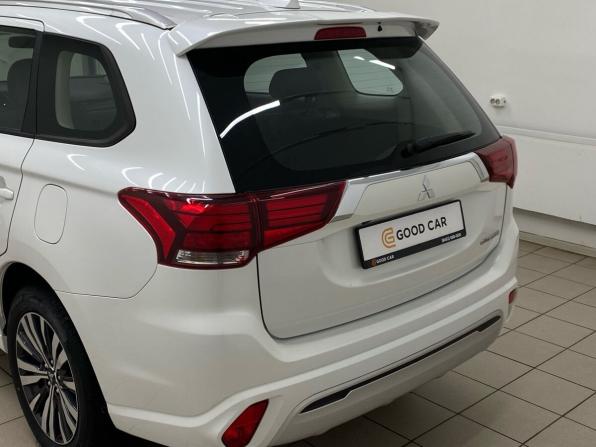 Mitsubishi Outlander III Рестайлинг 3 с пробегом 2022 года, цена 2 890 000 рублей, 607 км, внедорожник, Автокод Объявления