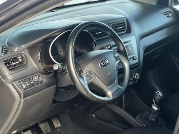 Kia Rio III Рестайлинг с пробегом 2016 года, цена 995 000 рублей, 165531 км, седан, Автокод Объявления