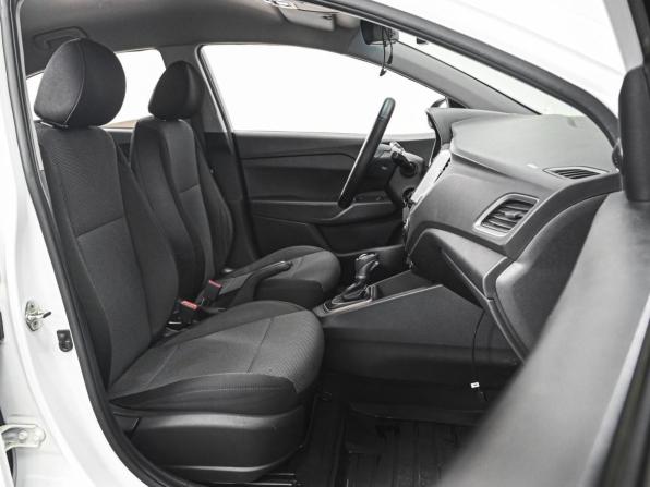 Hyundai Solaris II с пробегом 2017 года, цена 1 100 000 рублей, 123572 км, седан, Автокод Объявления