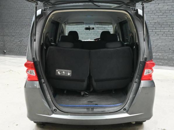 Honda Freed I с пробегом 2010 года, цена 1 000 000 рублей, 102951 км, компактвэн, Автокод Объявления