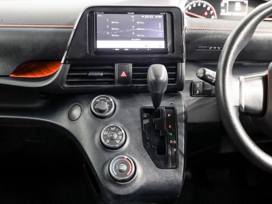 Toyota Sienta II Рестайлинг Екатеринбург  - изображение 17