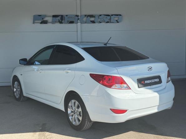 Hyundai Solaris I с пробегом 2012 года, цена 769 000 рублей, 142743 км, седан, Автокод Объявления