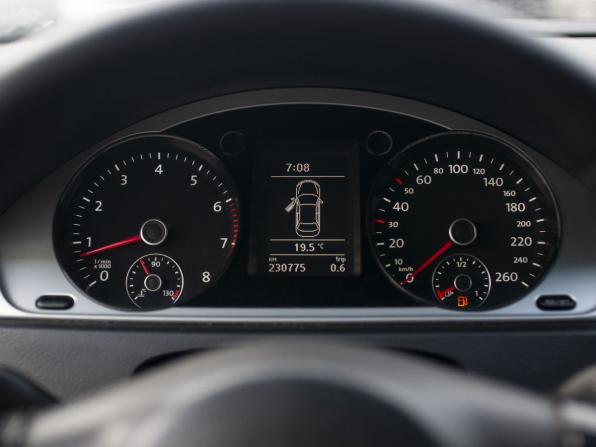Volkswagen Passat B7 с пробегом 2011 года, цена 900 000 рублей, 230775 км, седан, Автокод Объявления