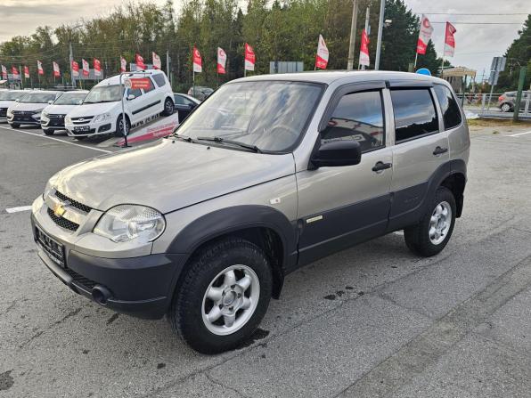Chevrolet Niva I Рестайлинг с пробегом 2015 года, цена 624 995 рублей, 115589 км, внедорожник, Автокод Объявления