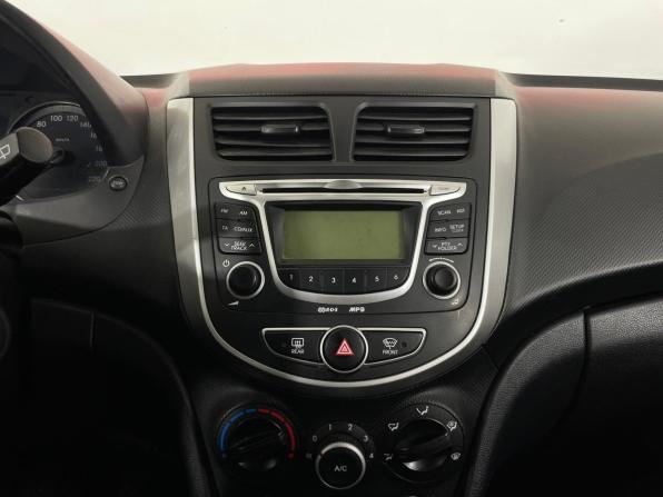 Hyundai Solaris I с пробегом 2012 года, цена 639 000 рублей, 174445 км, хэтчбек, Автокод Объявления