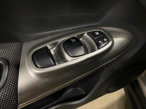 Nissan Juke I с пробегом 2013 года, цена 1 140 000 рублей, 108223 км, внедорожник, Автокод Объявления