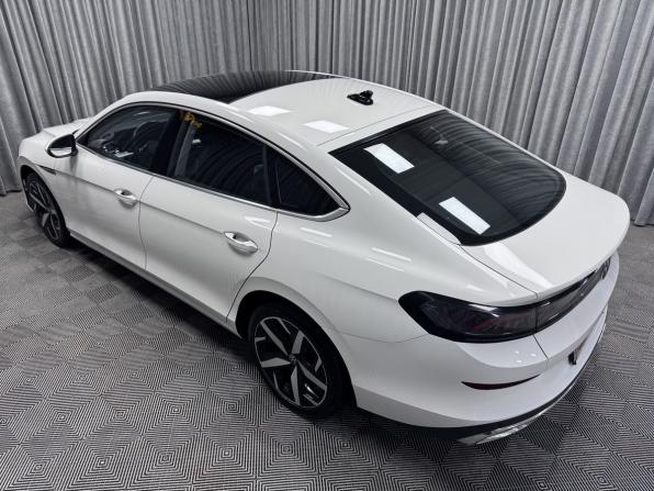 Volkswagen Lamando II с пробегом 2022 года, цена 2 850 000 рублей, 51744 км, лифтбек, Автокод Объявления