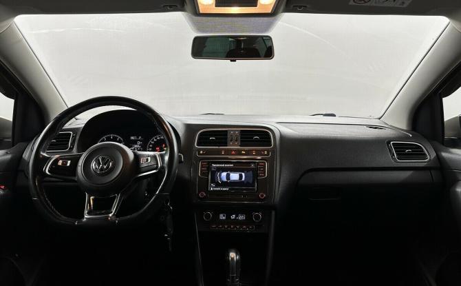 Volkswagen Polo V Рестайлинг с пробегом 2019 года, цена 1 300 000 рублей, 113806 км, седан, Автокод Объявления