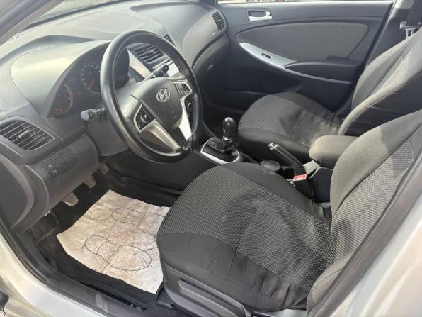 Hyundai Solaris I с пробегом 2013 года, цена 880 000 рублей, 120000 км, седан, Автокод Объявления