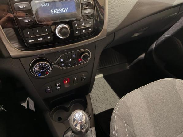 Renault Sandero II с пробегом 2016 года, цена 975 000 рублей, 46000 км, хэтчбек, Автокод Объявления