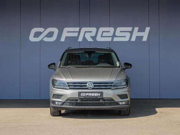 Volkswagen Tiguan II с пробегом 2020 года, цена 2 500 000 рублей, 99051 км, внедорожник, Автокод Объявления