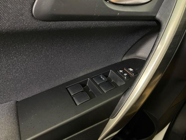 Toyota Auris II с пробегом 2013 года, цена 1 069 900 рублей, 151965 км, хэтчбек, Автокод Объявления