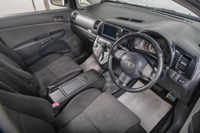 Toyota Wish I Рестайлинг с пробегом 2005 года, цена 999 000 рублей, 300000 км, компактвэн, Автокод Объявления