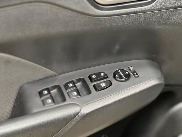 Hyundai Solaris II с пробегом 2017 года, цена 1 299 500 рублей, 140041 км, седан, Автокод Объявления