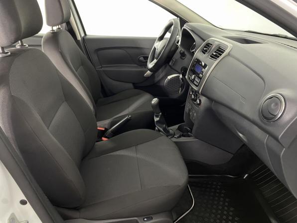 Renault Logan II Рестайлинг с пробегом 2019 года, цена 899 000 рублей, 129200 км, седан, Автокод Объявления