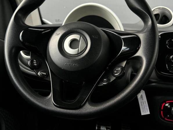 Smart Fortwo III с пробегом 2017 года, цена 790 600 рублей, 123285 км, хэтчбек, Автокод Объявления
