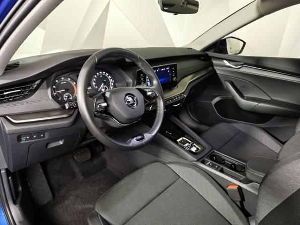 Skoda Octavia IV (A8) с пробегом 2022 года, цена 2 693 000 рублей, 45378 км, лифтбек, Автокод Объявления