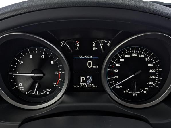 Toyota Land Cruiser 200 Series Рестайлинг 1 с пробегом 2013 года, цена 4 000 000 рублей, 239075 км, внедорожник, Автокод Объявления