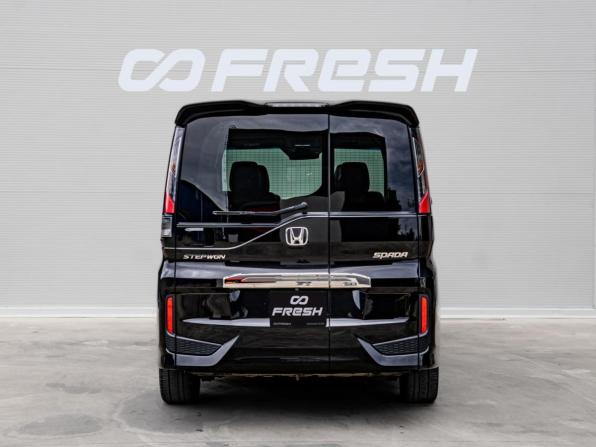 Honda Stepwgn V с пробегом 2015 года, цена 1 849 000 рублей, 125170 км, минивэн, Автокод Объявления