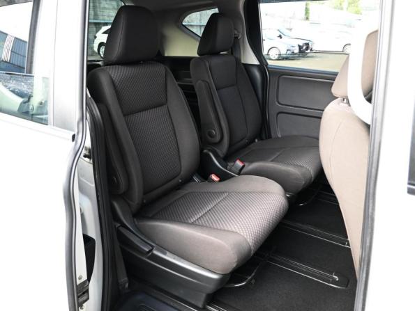 Honda Freed II Рестайлинг с пробегом 2019 года, цена 1 799 000 рублей, 71456 км, компактвэн, Автокод Объявления