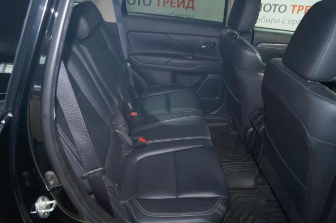 Mitsubishi Outlander III Рестайлинг 3 с пробегом 2020 года, цена 2 500 000 рублей, 81900 км, внедорожник, Автокод Объявления