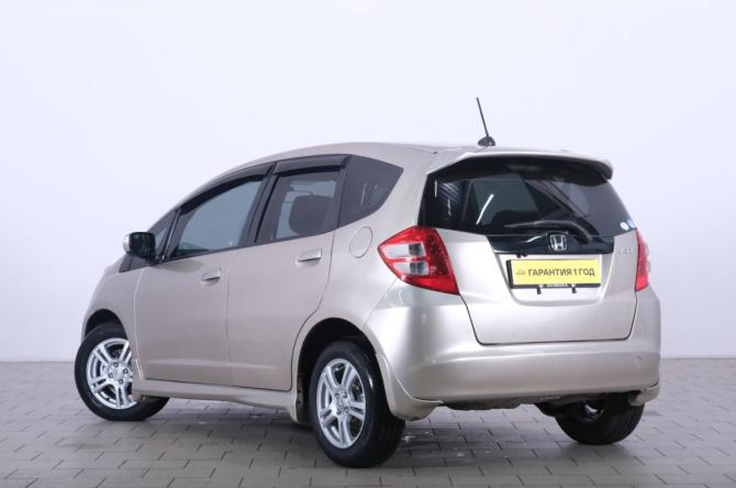Honda Fit II с пробегом 2010 года, цена 869 000 рублей, 116000 км, хэтчбек, Автокод Объявления
