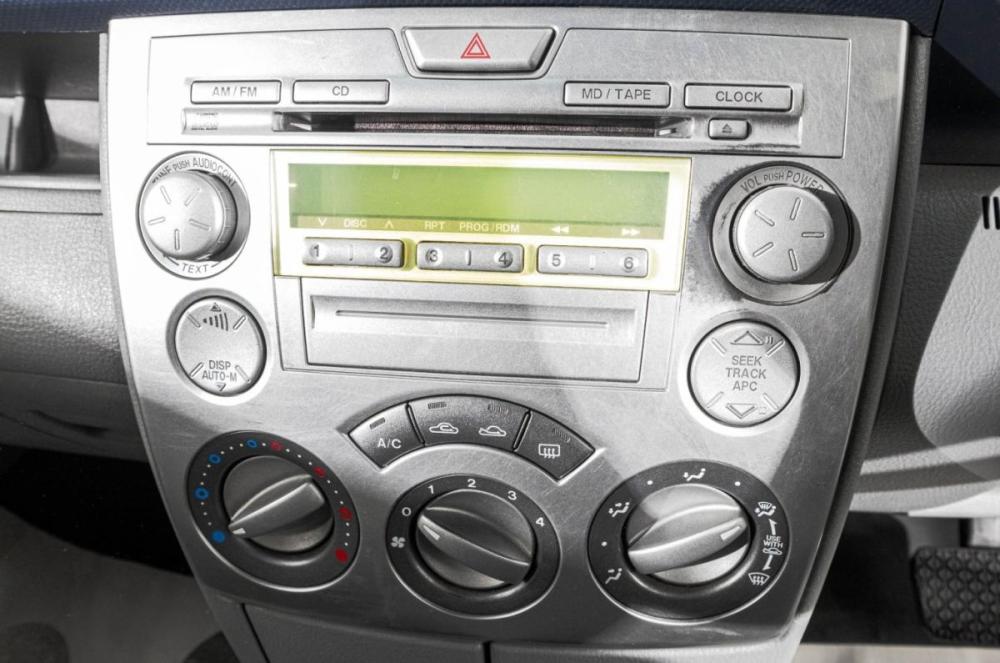 Mazda Demio II (DY) Барнаул  - изображение 17