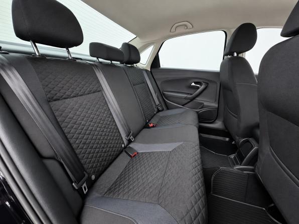 Volkswagen Polo V Рестайлинг с пробегом 2019 года, цена 1 420 000 рублей, 75989 км, седан, Автокод Объявления