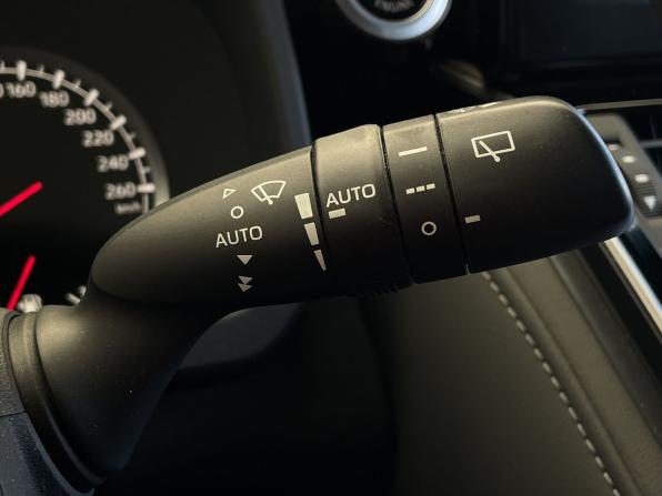 Toyota Land Cruiser 300 Series с пробегом 2021 года, цена 10 987 000 рублей, 64929 км, внедорожник, Автокод Объявления