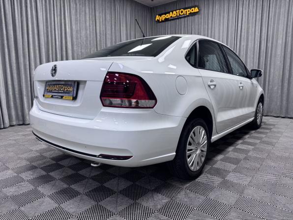Volkswagen Polo V Рестайлинг с пробегом 2016 года, цена 1 049 000 рублей, 92211 км, седан, Автокод Объявления
